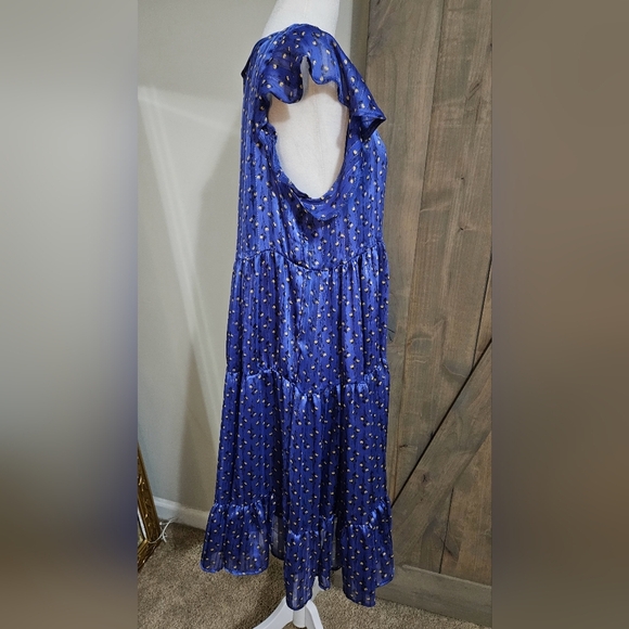 CES FEMME Satin flowy ruffle layered ditsy flower print dress in Blue. Size 4 - Picture 7 of 11